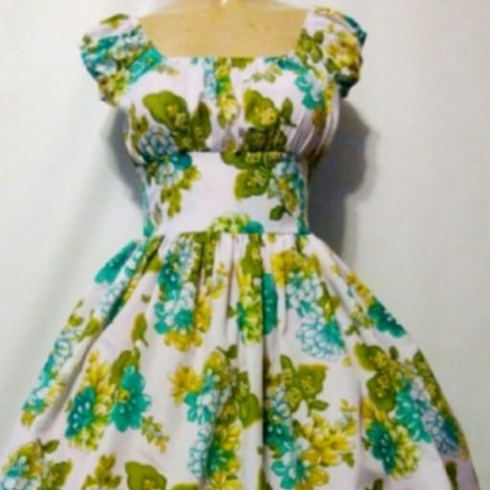 Pinup dress white/green floral peasant top style